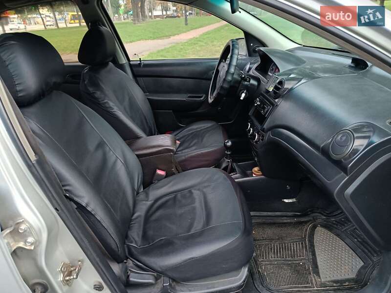 Седан Chevrolet Aveo 2007 в Киеве