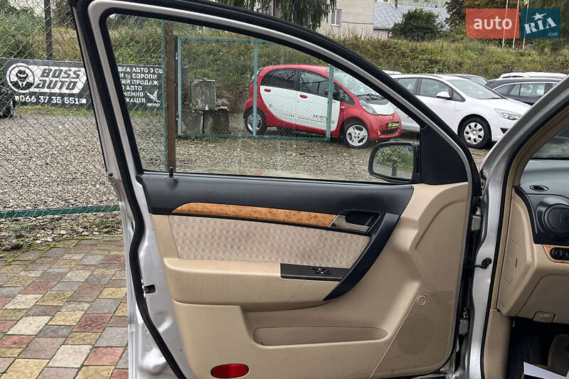 Седан Chevrolet Aveo 2007 в Стрые