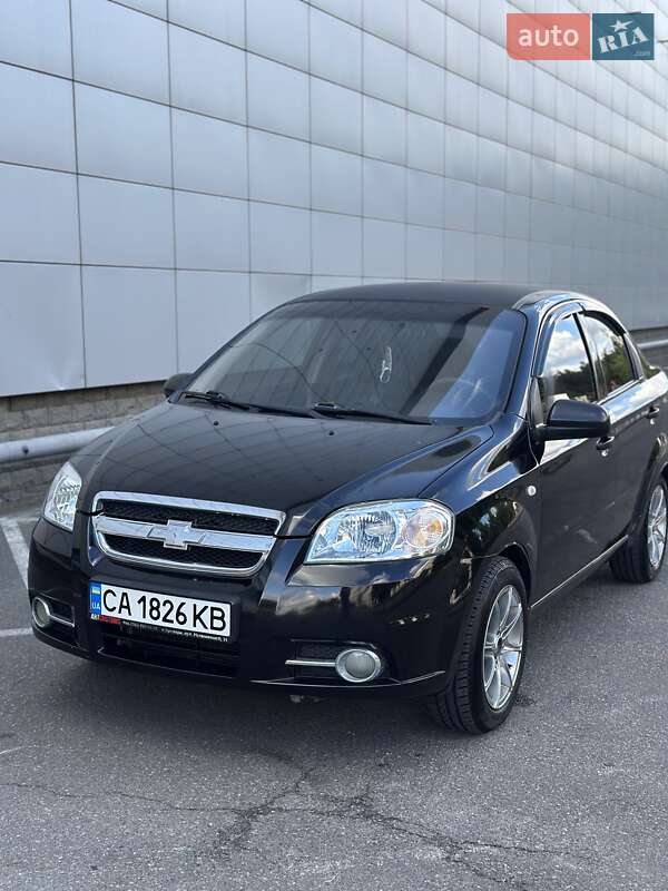 Седан Chevrolet Aveo 2010 в Броварах