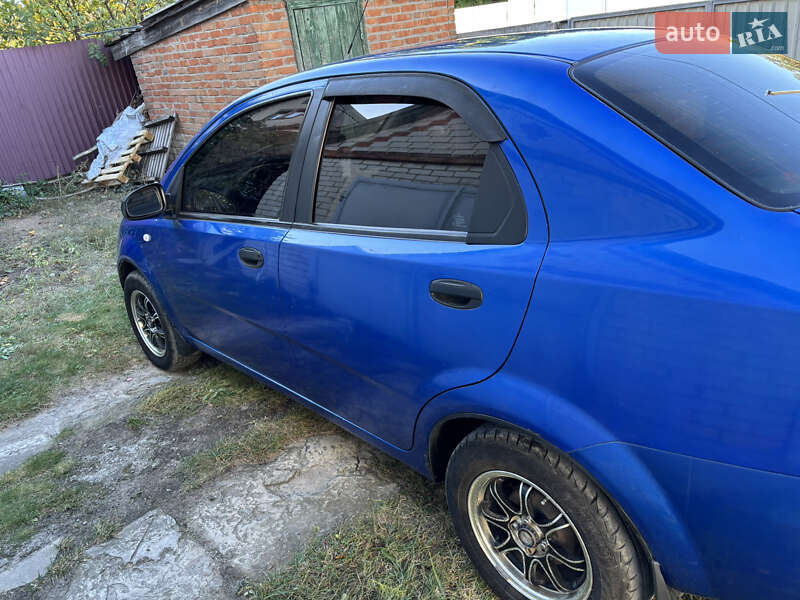 Седан Chevrolet Aveo 2006 в Изюме