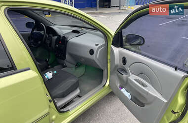 Седан Chevrolet Aveo 2004 в 