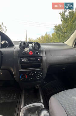 Хэтчбек Chevrolet Aveo 2007 в 