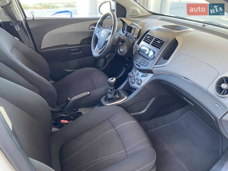 Хэтчбек Chevrolet Aveo 2012 в Николаеве