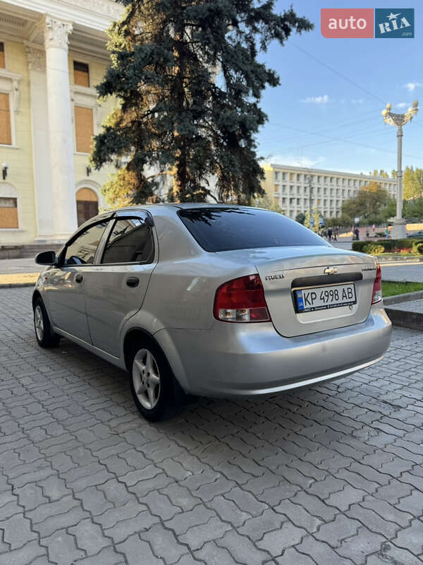 Седан Chevrolet Aveo 2004 в Запорожье