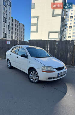 Седан Chevrolet Aveo 2005 в Киеве