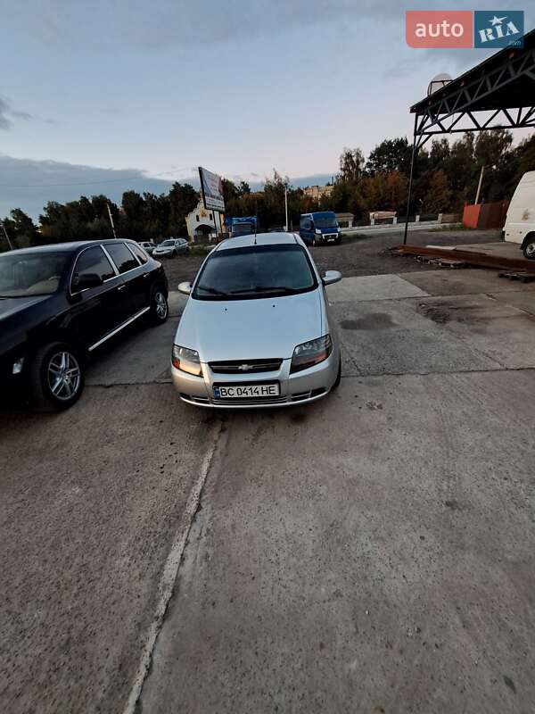 Хэтчбек Chevrolet Aveo 2005 в Новояворовске