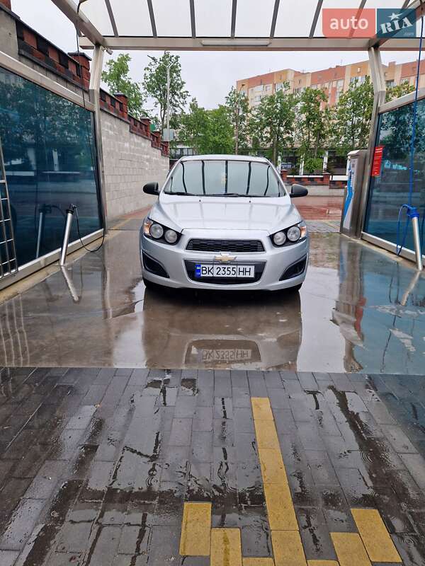 Хэтчбек Chevrolet Aveo 2012 в Ровно