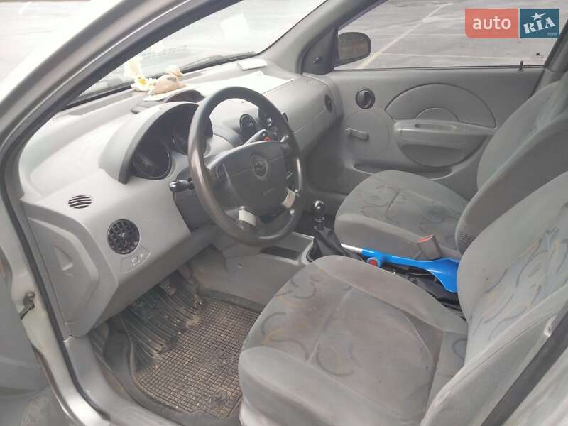 Седан Chevrolet Aveo 2004 в Чернигове