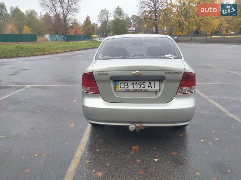 Седан Chevrolet Aveo 2004 в Чернигове