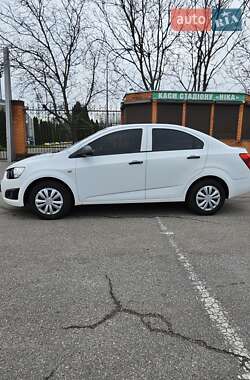 Седан Chevrolet Aveo 2012 в Овручі