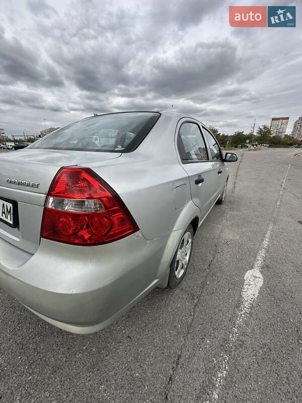 Седан Chevrolet Aveo 2006 в Запорожье
