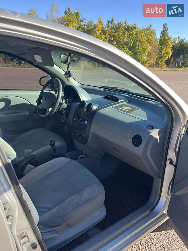 Седан Chevrolet Aveo 2005 в Бердичеве