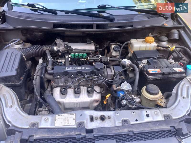 Седан Chevrolet Aveo 2008 в Києві