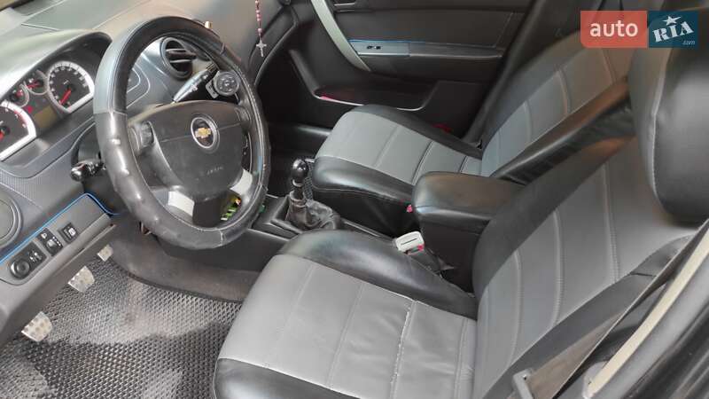 Седан Chevrolet Aveo 2006 в Львове