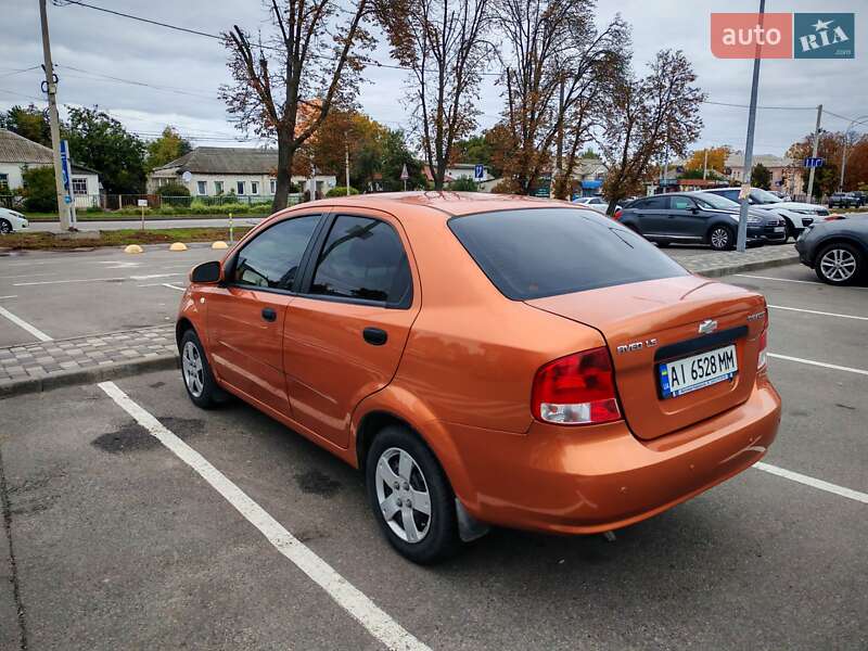 Седан Chevrolet Aveo 2005 в Киеве
