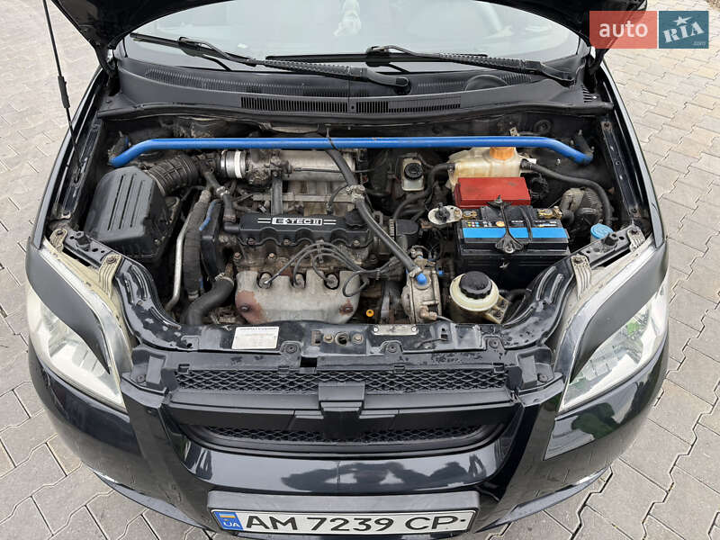 Седан Chevrolet Aveo 2006 в Звягелі