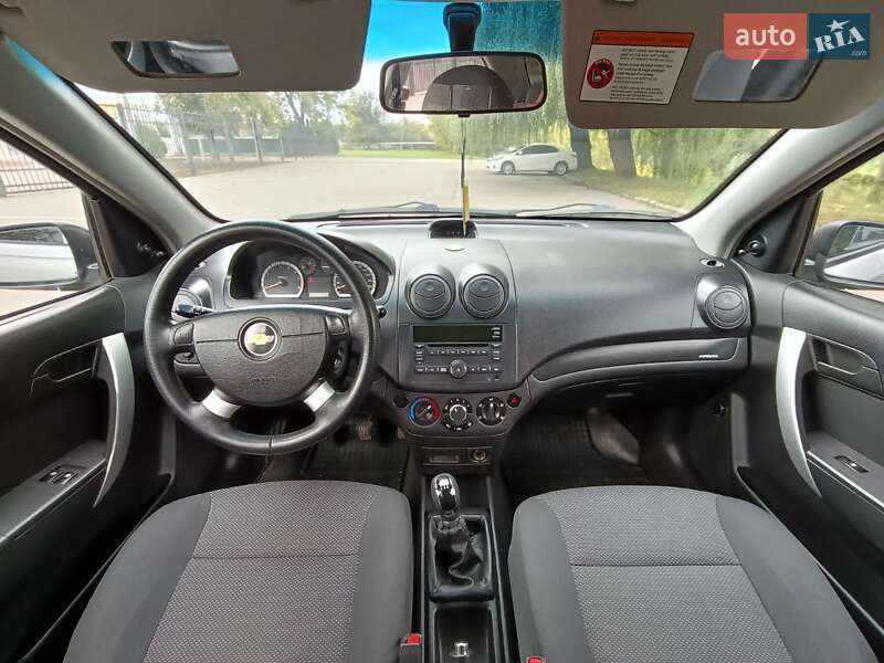 Седан Chevrolet Aveo 2009 в Кривом Роге