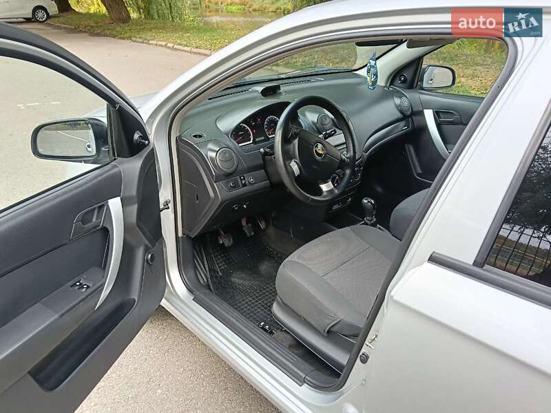 Седан Chevrolet Aveo 2009 в Кривом Роге