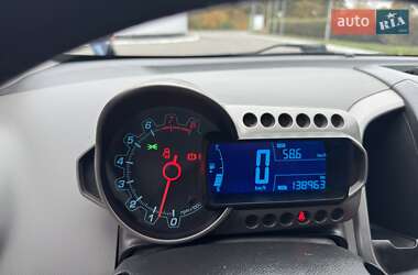 Седан Chevrolet Aveo 2014 в  фото 13 Седан Chevrolet Aveo 2014 в