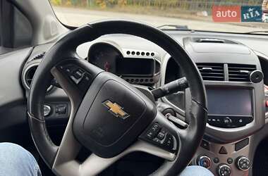 Седан Chevrolet Aveo 2014 в  фото 20 Седан Chevrolet Aveo 2014 в