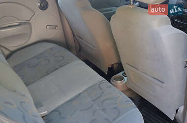 Хэтчбек Chevrolet Aveo 2004 в  фото 10 Хэтчбек Chevrolet Aveo 2004 в