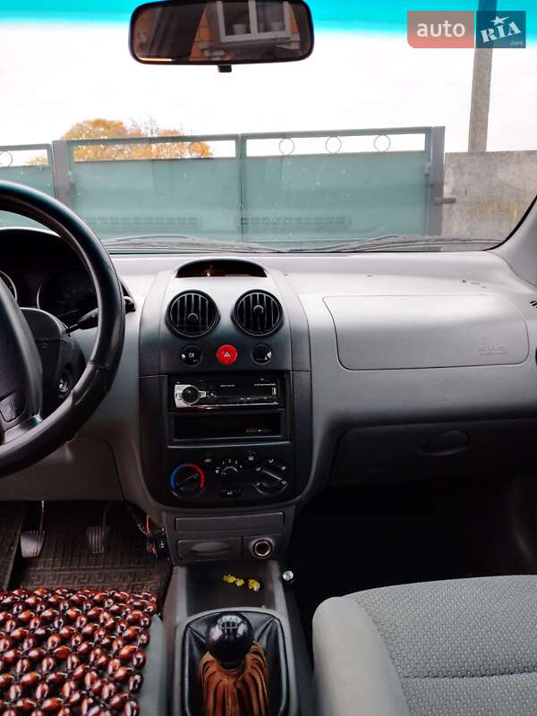 Седан Chevrolet Aveo 2005 в Барышевке