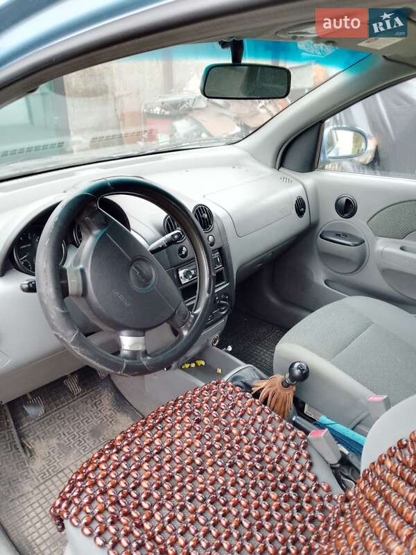 Седан Chevrolet Aveo 2005 в Барышевке