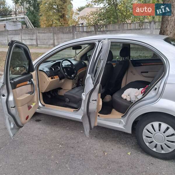 Седан Chevrolet Aveo 2007 в Никополе