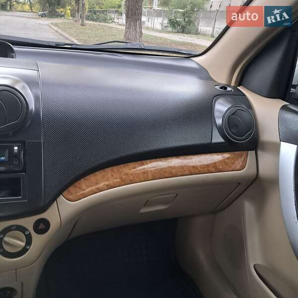 Седан Chevrolet Aveo 2007 в Никополе