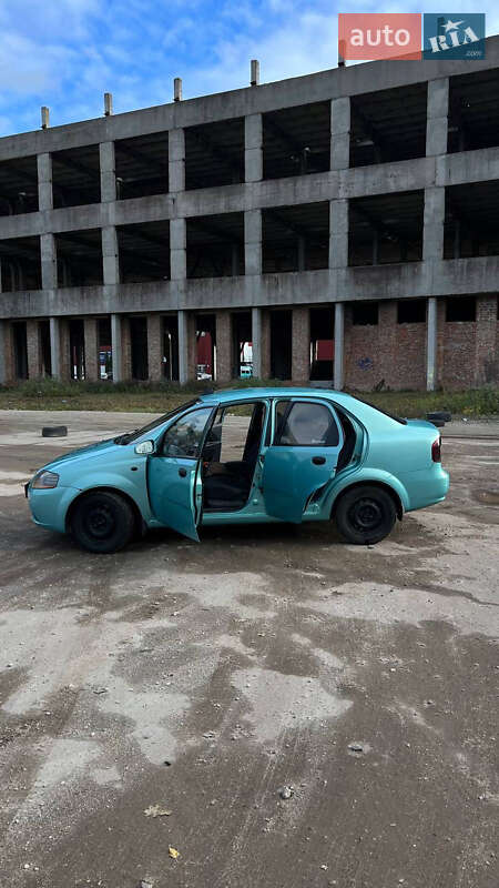 Седан Chevrolet Aveo 2005 в Тернополі