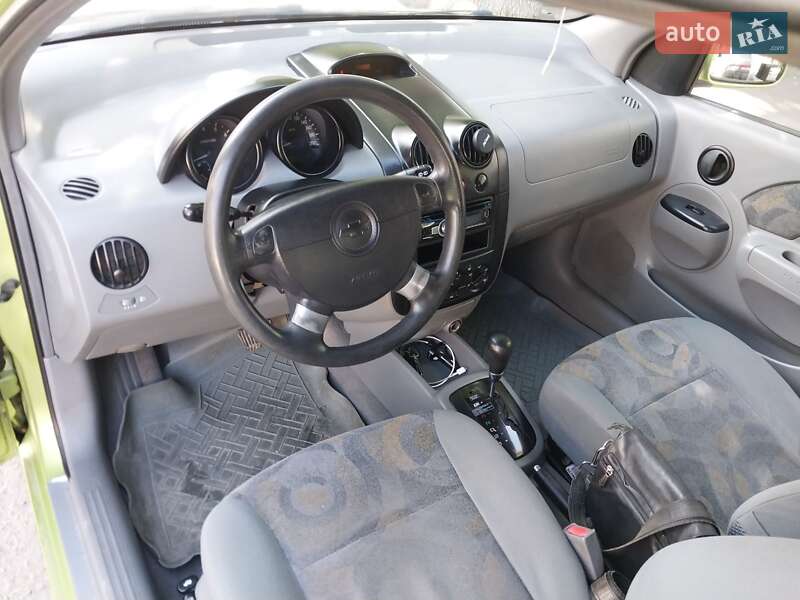 Хетчбек Chevrolet Aveo 2005 в Миколаєві
