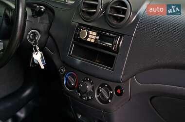 Седан Chevrolet Aveo 2011 в 