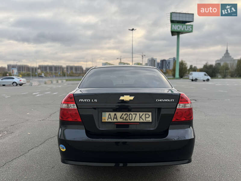 Седан Chevrolet Aveo 2011 в Киеве
