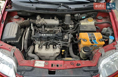 Седан Chevrolet Aveo 2005 в 