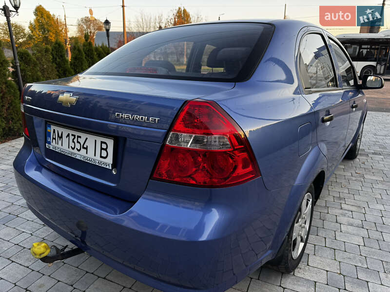 Седан Chevrolet Aveo 2008 в Виннице