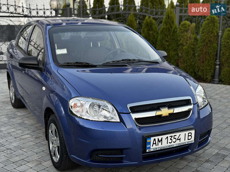 Седан Chevrolet Aveo 2008 в Виннице