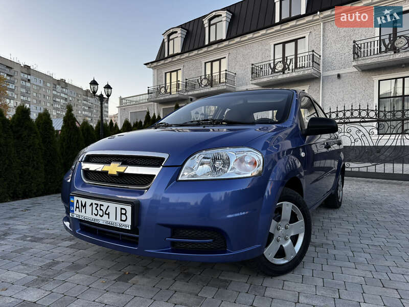 Седан Chevrolet Aveo 2008 в Виннице