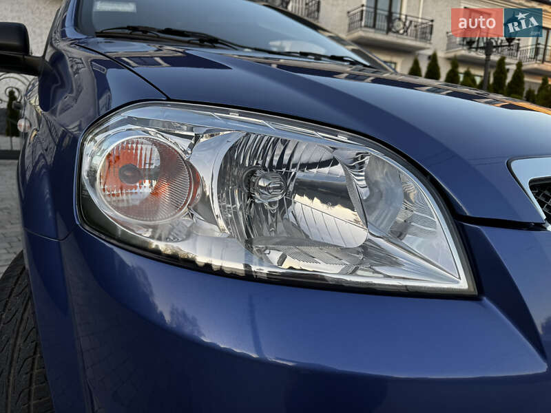 Седан Chevrolet Aveo 2008 в Виннице