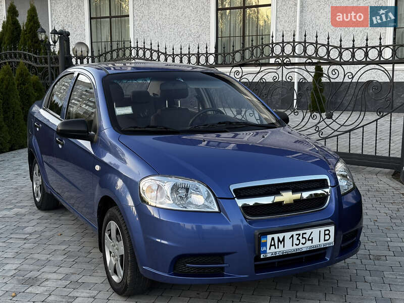 Седан Chevrolet Aveo 2008 в Виннице