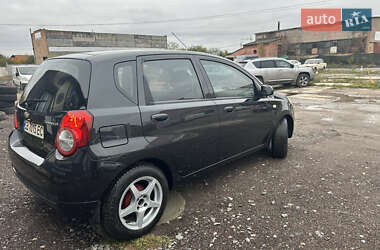 Хэтчбек Chevrolet Aveo 2009 в 