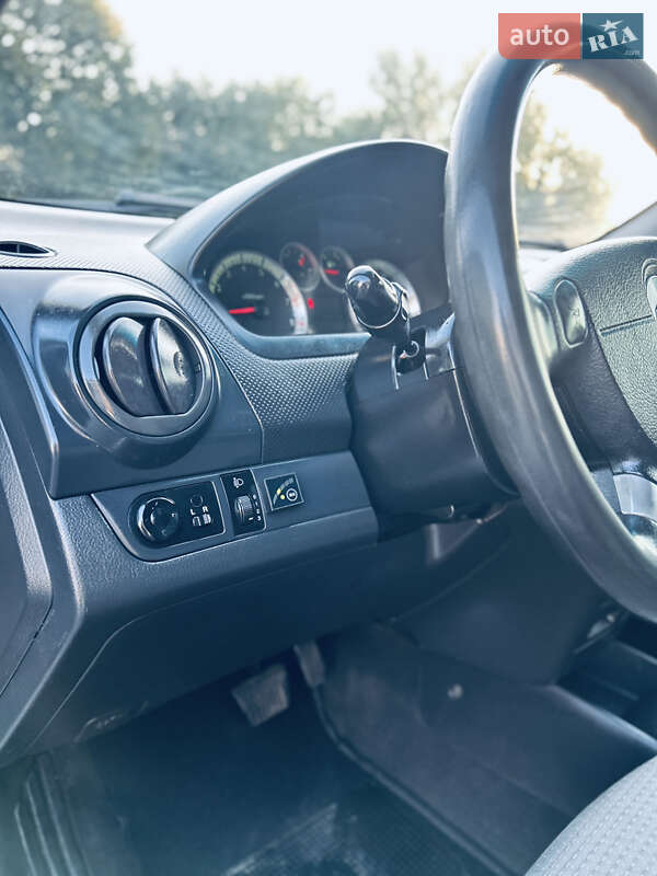 Хэтчбек Chevrolet Aveo 2008 в Виннице