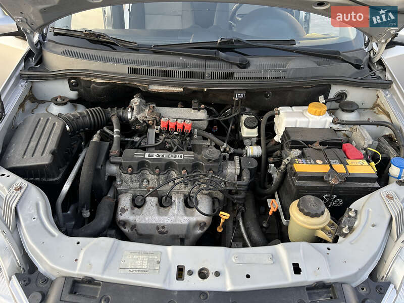 Хэтчбек Chevrolet Aveo 2008 в Виннице