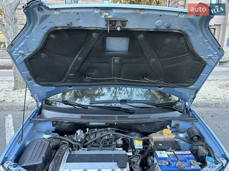 Седан Chevrolet Aveo 2007 в Николаеве