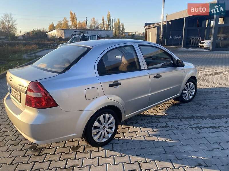 Седан Chevrolet Aveo 2011 в Николаеве