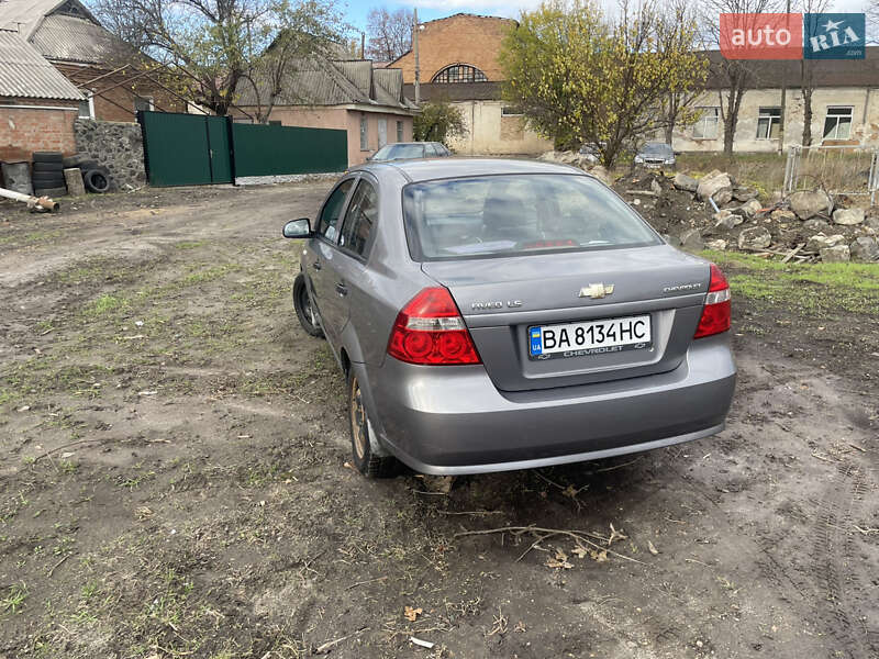 Седан Chevrolet Aveo 2006 в Новомиргороді