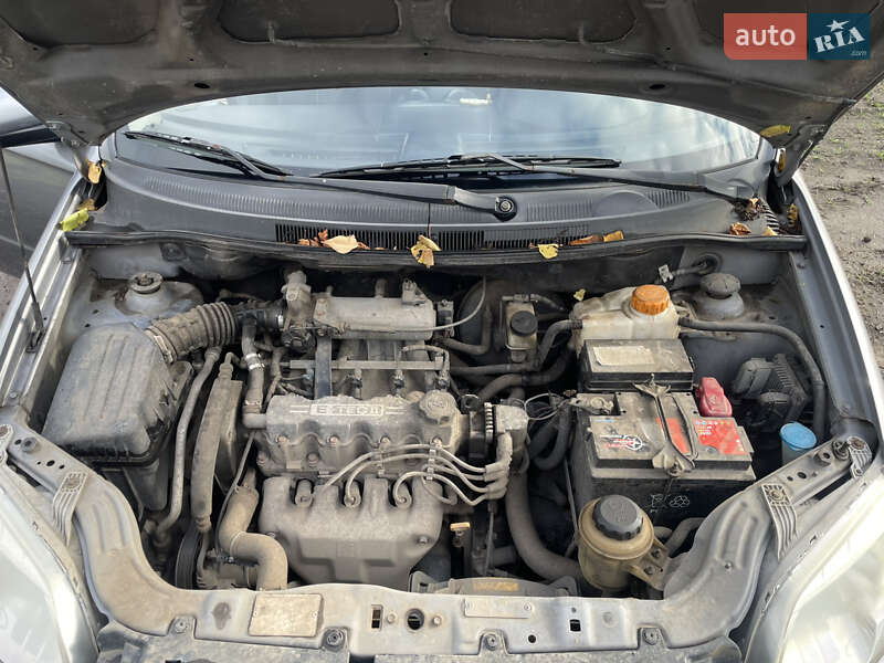 Седан Chevrolet Aveo 2006 в Новомиргороді