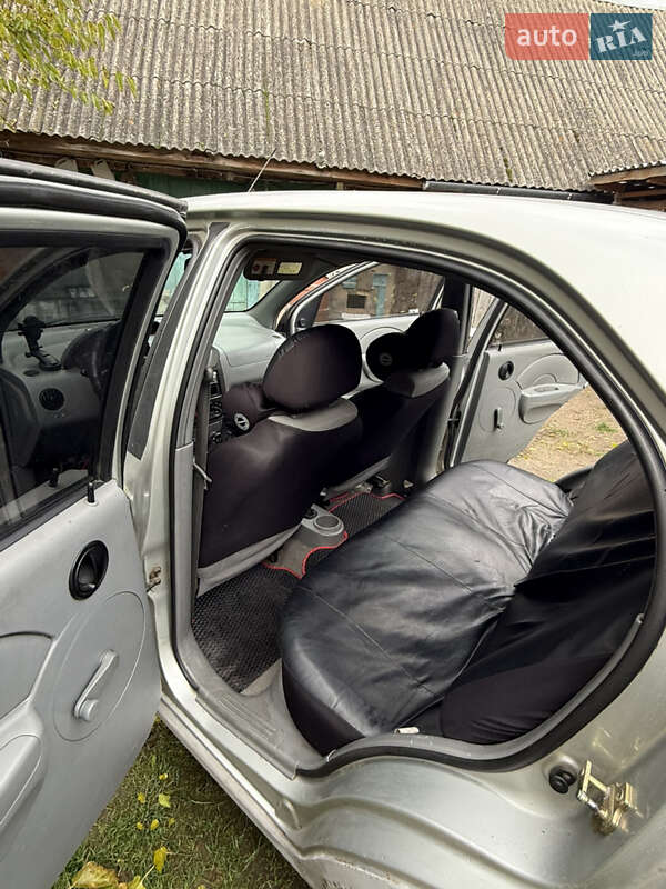 Седан Chevrolet Aveo 2004 в Кагарлику