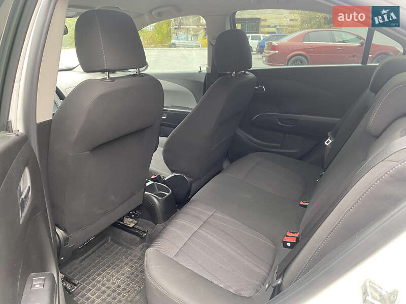 Седан Chevrolet Aveo 2014 в Днепре фото 8 Седан Chevrolet Aveo 2014 в Днепре