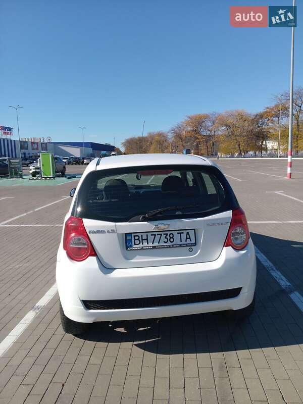 Хэтчбек Chevrolet Aveo 2010 в Одессе фото 5 Хэтчбек Chevrolet Aveo 2010 в Одессе