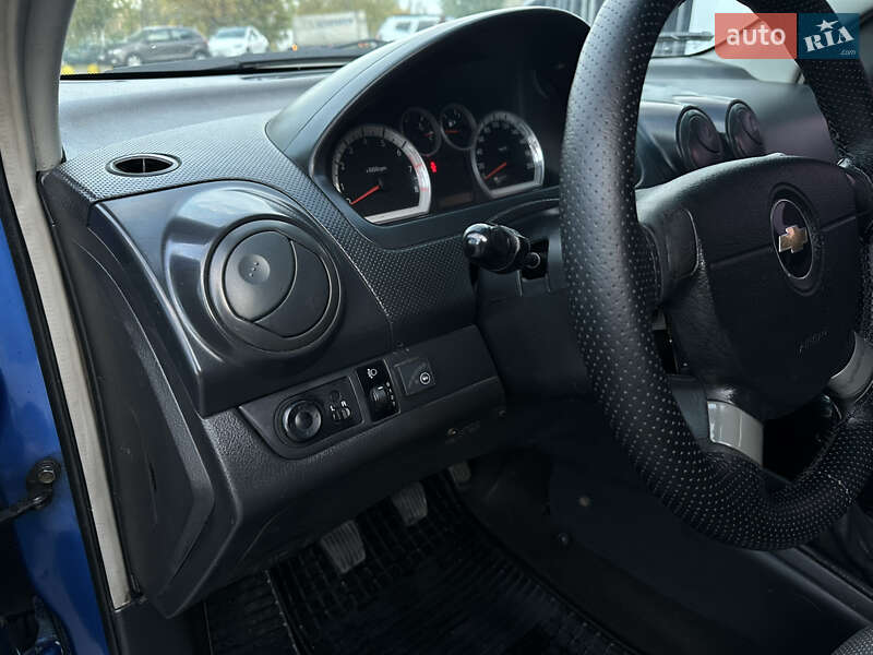 Седан Chevrolet Aveo 2007 в Каменском